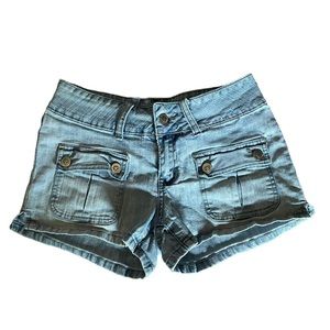 Bubblegum Y2K Light Wash Denim Pleated & Buttoned Short Jean Shorts , sz 7/8